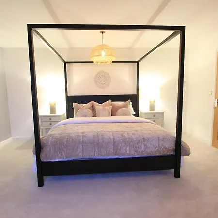 Cabot Mews 9 Apartment Bristol