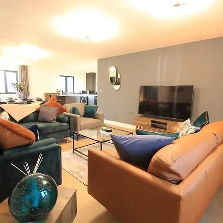 Apartment Cabot Mews 9